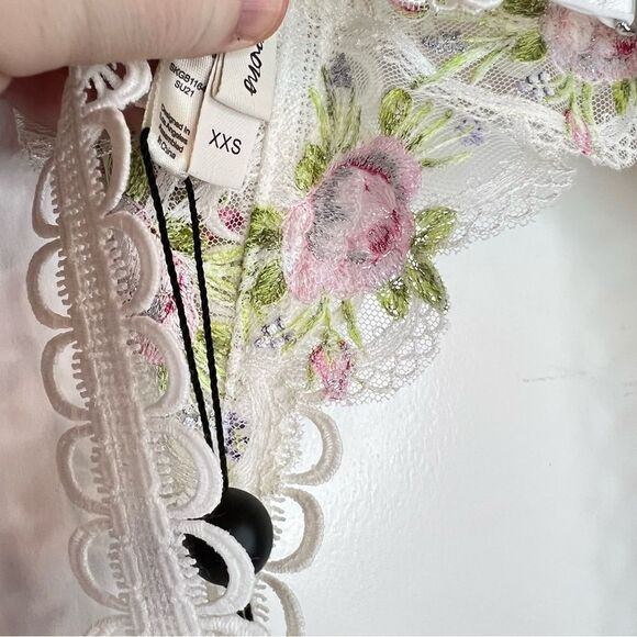 NWT For Love & Lemons Trellis Rose Floral Garter in White XXS - Picture 11 of 12